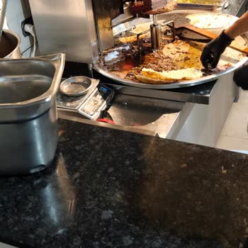 Ekrem Coşkun Döner Hijyen Sorunu ve İlgisiz Çalışanlar