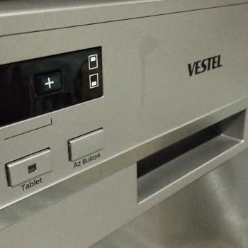 Vestel BM 802X Bulaşık Makinesinde Tekrarlayan Boya Atma Sorunu
