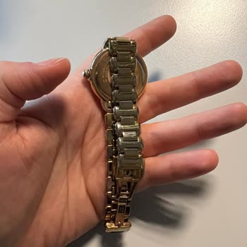 Reloj Emporio Armani, desvanecimiento de color y cobro bajo garantía