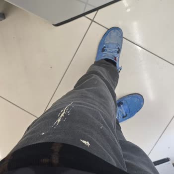 Migros Çamaşır Suyu Ambalajı Sızdırdı, Kıyafetlerim Ve Ayakkabım Zarar Gördü