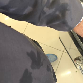 Migros Çamaşır Suyu Ambalajı Sızdırdı, Kıyafetlerim Ve Ayakkabım Zarar Gördü