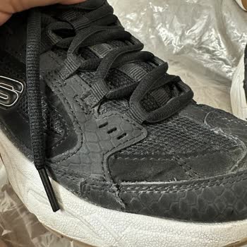 Kısa Sürede Deforme Olan Ayakkabıya Olumsuz Garanti Ve İlgisiz Mağaza Yaklaşımı