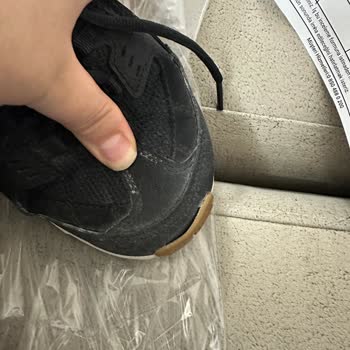 Kısa Sürede Deforme Olan Ayakkabıya Olumsuz Garanti Ve İlgisiz Mağaza Yaklaşımı