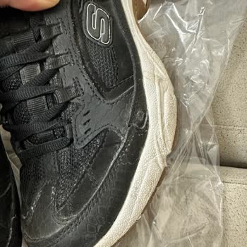 Kısa Sürede Deforme Olan Ayakkabıya Olumsuz Garanti Ve İlgisiz Mağaza Yaklaşımı