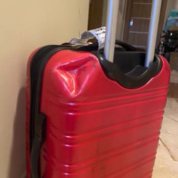 KLM Orlando-Amsterdam-Estambul, maleta llegó dañada y con retraso