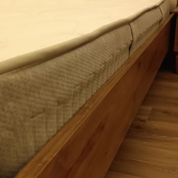 Kısa Sürede Deforme Olan Yatak Ve İlgisiz Müşteri Hizmetleri Mağduriyeti