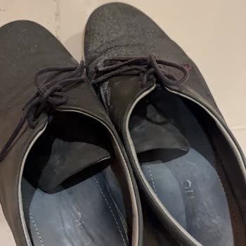 Az Kullanılmış Ayakkabının Tabanı Ve Yanları Kısa Sürede Deforme Oldu