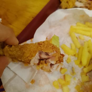 Popeyes Talas Şubesi'nden Çiğ Ürün Ve Yetersiz Çözüm: Sağlığımız Tehlikeye Atıldı