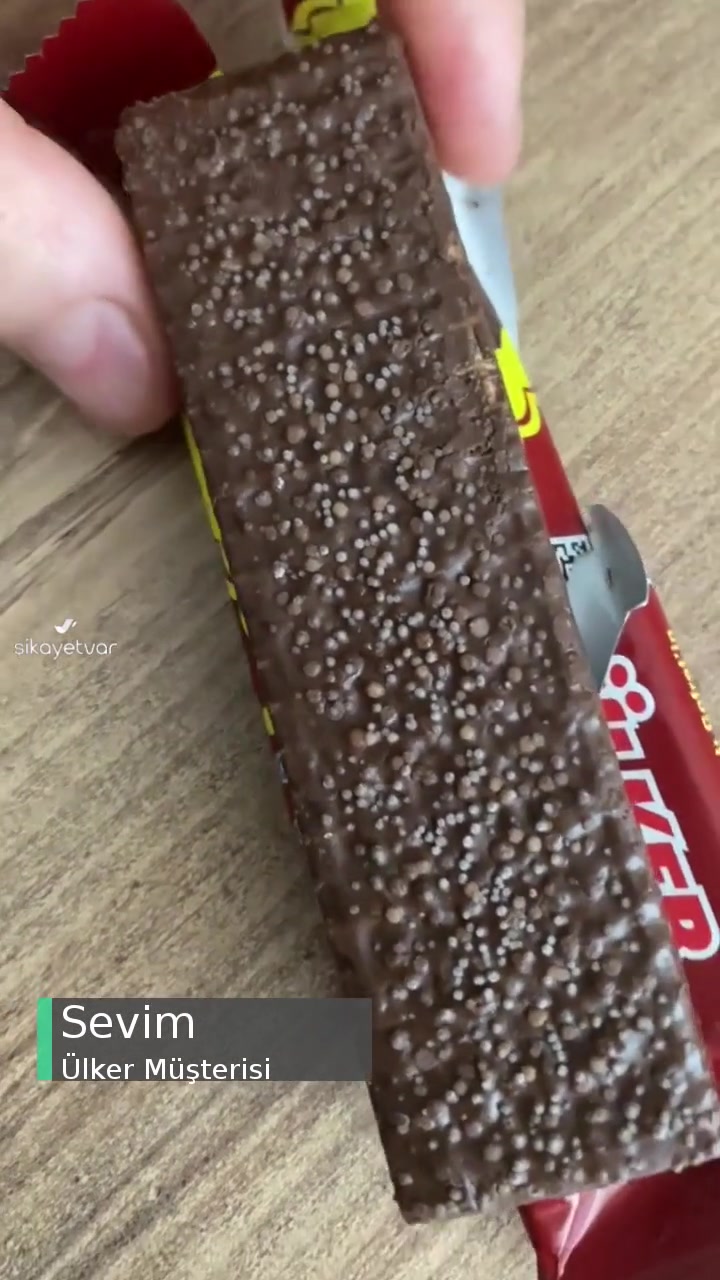 Ülker Çikolatanın Görünümü Küflü Tarihi Geçmemesine Rağmen Çok Kötü! videonun kapak resmi