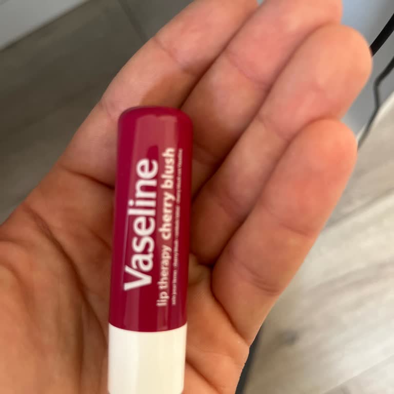 Şeffaf Diye Aldığım Nemlendirici Renkli Çıktı İlanla Ürün Uyuşmuyor