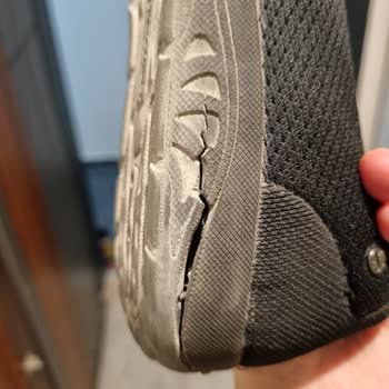 Kısa Sürede Dağılan Ayakkabı Ve Red Edilen Değişim Talebi