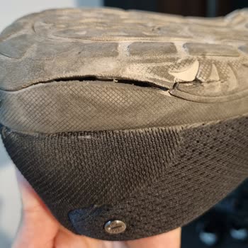 Kısa Sürede Dağılan Ayakkabı Ve Red Edilen Değişim Talebi