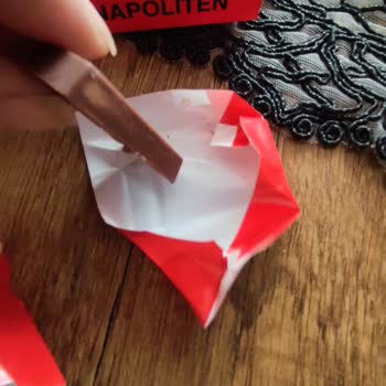 Aldığım Ülker Sütlü Çikolatalar Bozuk Çıktı, Sağlığım Tehlikeye Girdi