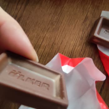 Aldığım Ülker Sütlü Çikolatalar Bozuk Çıktı, Sağlığım Tehlikeye Girdi