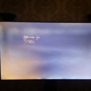 Aldığım İki Farklı Markada Da Ekranda Beyazlama Sorunu Yaşadım Çözüm Bulamıyorum