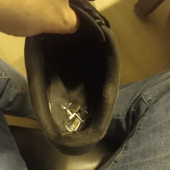 Adidas Ayakkabının Kısa Sürede Deformasyonu Ve Olumsuz İnceleme Sonucu Hayal Kırıklığı