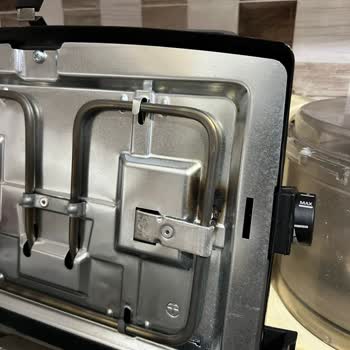 Korkmaz Tost Makinesi İlk Kullanımımda, Rezistans Kenarlarında Yanıklar Oluştuğunu Fark Ettim