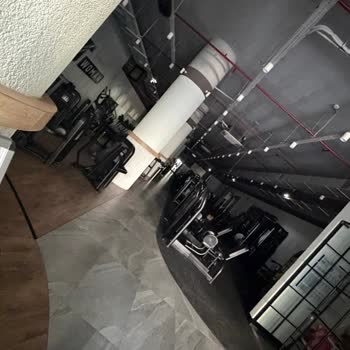 Macfit | İstanbul Avrupa Elektrik Kesintisi Yüzünden Bekliyoruz Ve Spor Yapamıyoruz