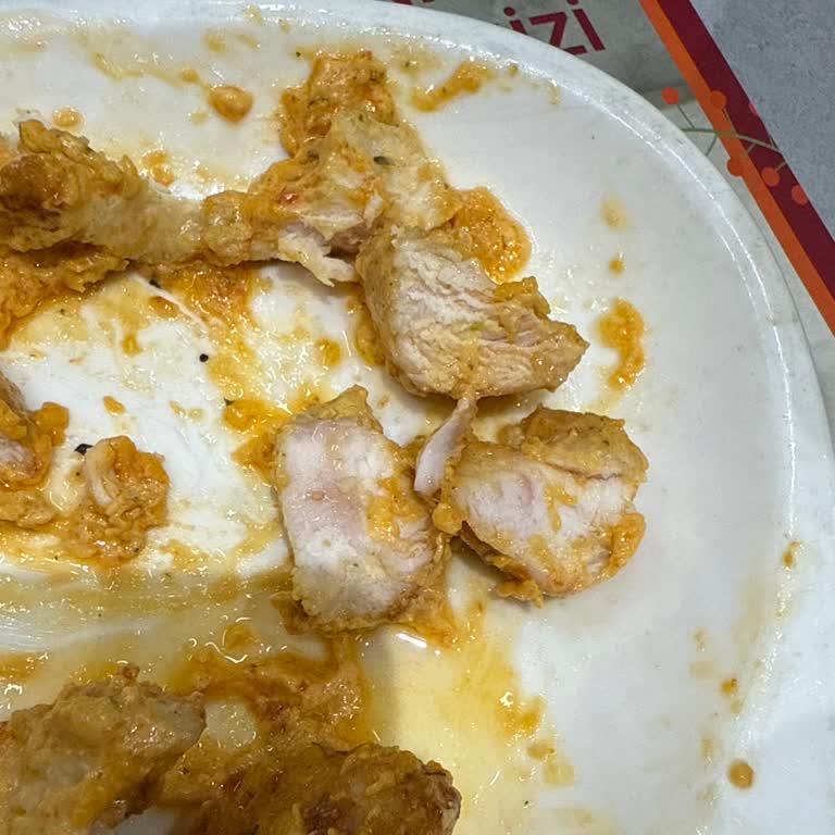 Ankamall Tavuk Dünyası Şubesinde Pişmemiş Tavuk Ve Özensiz Yemek Deneyimi