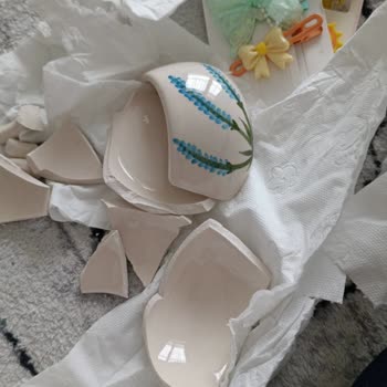 Kargo İle Gönderilen Hediyedeki Fincanlar Hasarlı Ulaştı, Mağduriyetimin Giderilmesini İstiyorum