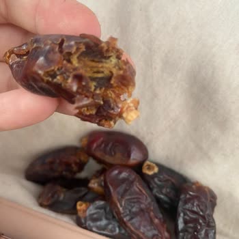 Bozuk Ve Bayat Hurma Satışı: Sağlığımız Tehlikede!