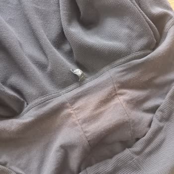 Az Kullanılan Eşofman Üstünde Renk Solması Ve FLO'dan Destek Alamama