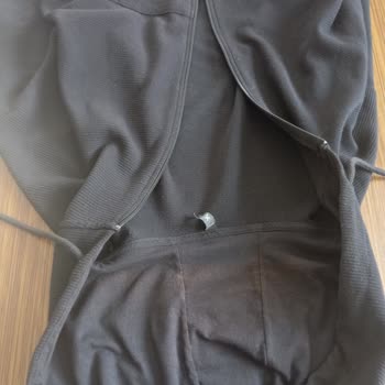 Az Kullanılan Eşofman Üstünde Renk Solması Ve FLO'dan Destek Alamama