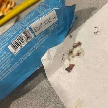 Aldığım Bisküvinin İçinden Plastik Parça Çıktı, Güvenim Sarsıldı