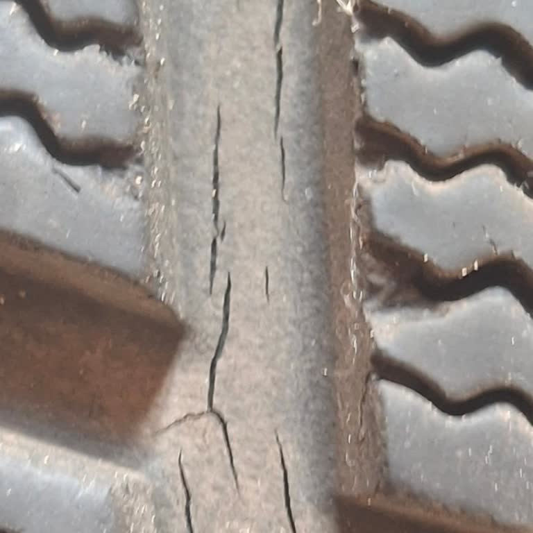 Petlas Kışlık Lastiklerde Erken Çatlama Ve Çürüme, İade Talebim Karşılanmadı