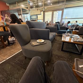 Caribou Coffee Şubesinde Hijyen Eksikliği Ve Personel İlgisizliği