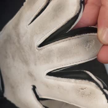 Puma Goalkeeper Gloves Worn Out After 4 Uses