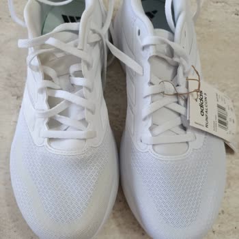 FLO'dan Alınan Ayakkabının Renk Değişimi Ve Yetersiz Destek