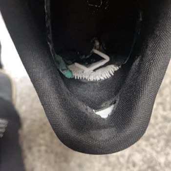 Kısa Sürede Deforme Olan Ayakkabıya Yetersiz İnceleme Ve Mağduriyet