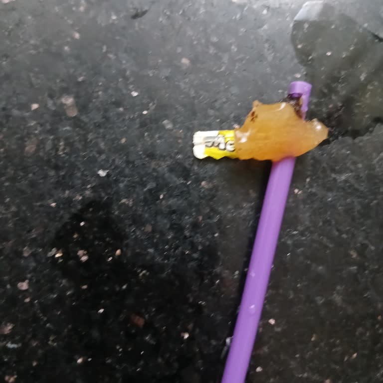 Çocuk Şekerinde Plastik Parça: Güvenlik İhlali Ve Endişe