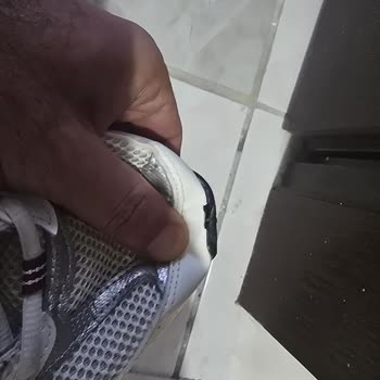 Kısa Sürede Açılan Ayakkabı İçin Olumsuz İnceleme Sonucu Hayal Kırıklığı Yarattı