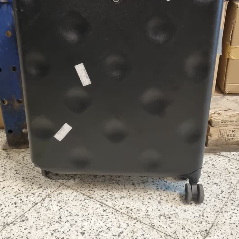 Valizimin Tekeri Kırıldı Yedek Parça Veya Çözüm Sunulmuyor