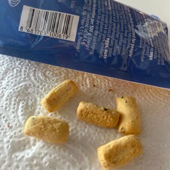 Bought Schär Crackers, Found a Hair