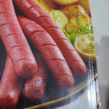 Son Kullanma Tarihi Geçmemiş Sosislerde Beyaz Noktalar Ve Bozulma Şoku