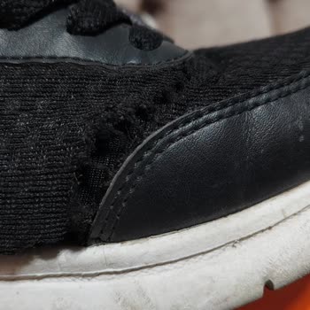 FLO Ayakkabı 4 Ayda Deforme Olan Ayakkabı