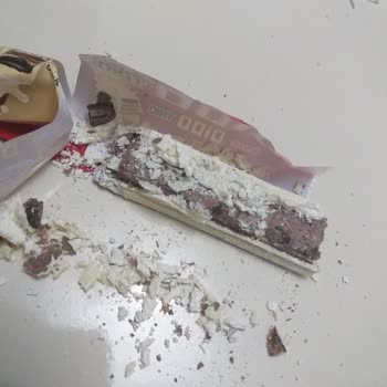 Satın Aldığım Çikolatada Küf Ve Yapısal Bozukluk