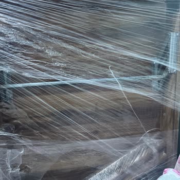 Hasarlı Masa Takımı Ve İlgisiz Mağaza Nedeniyle Mağduriyet Yaşıyorum