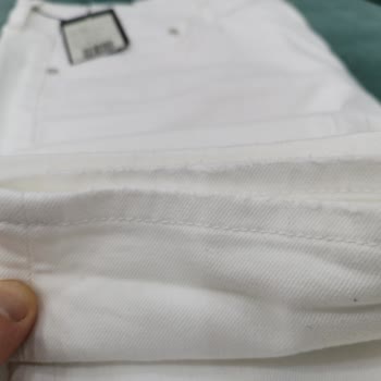 Mavi'den İnternetten Alınan Pantolonlar Defolu Ve Farklı Ölçülerde Geldi
