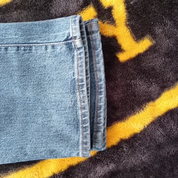 Mavi'den İnternetten Alınan Pantolonlar Defolu Ve Farklı Ölçülerde Geldi