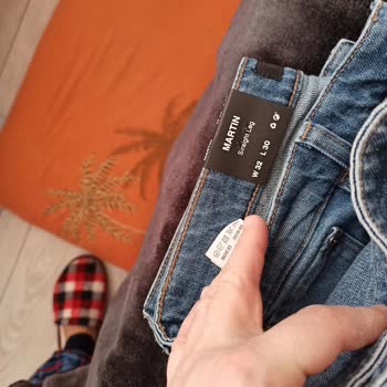 Mavi'den İnternetten Alınan Pantolonlar Defolu Ve Farklı Ölçülerde Geldi