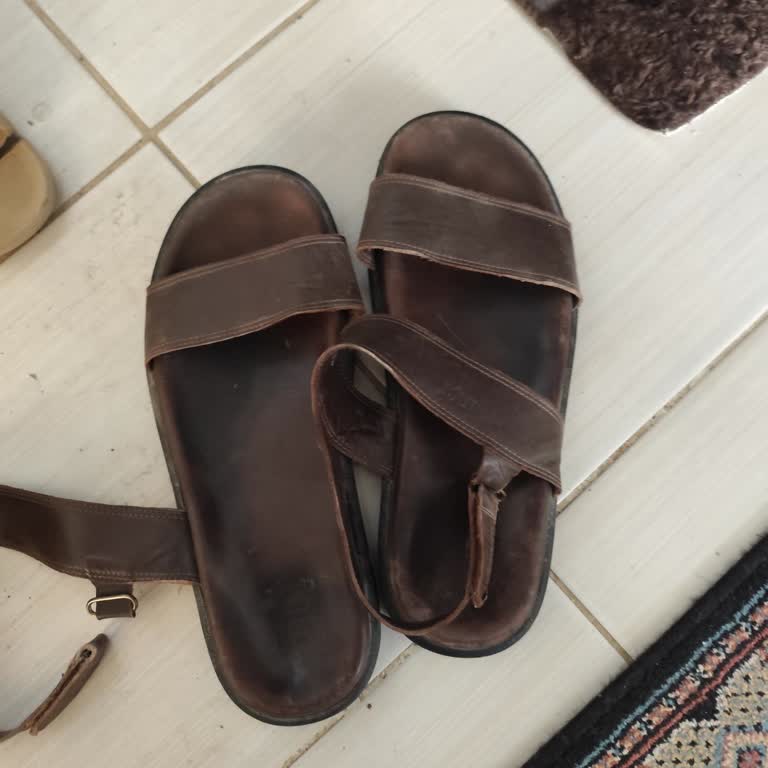 FLO Kusurlu Ürün Giyilemeyecek Durumda Olan Ürünün Kusursuz Bulunması!