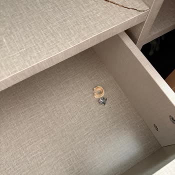 Kelebek Mobilya Yatak Odası Takımında Hasarlı Parçalar Ve Çözülmeyen Sorunlar