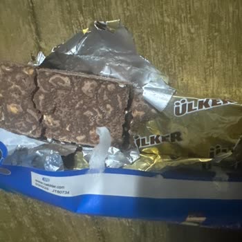 Bozuk Görünümlü Ülker Fındıklı Çikolata Ve Gıda Güvenliği Endişesi