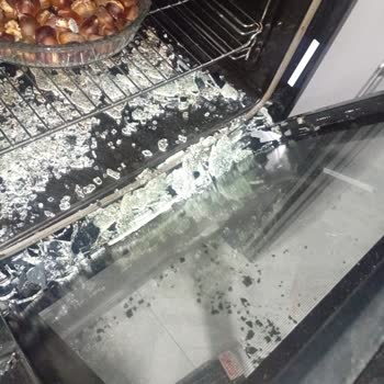 Bosch Ankastre Fırının Camı Patladı: Güvenlik Endişesi Ve Değişim Talebi