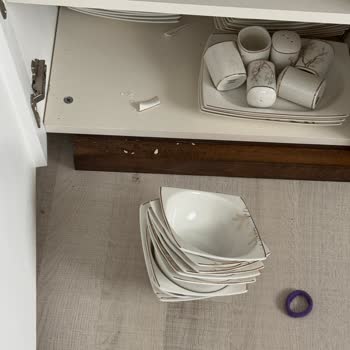 Nums Mobilya’dan Aldığımız Tüm Eşyalar Kısa Sürede Kullanılamaz Hale Geldi, Sürekli Hatalı Ve Eksik Ürün Teslimatı Yaşadık