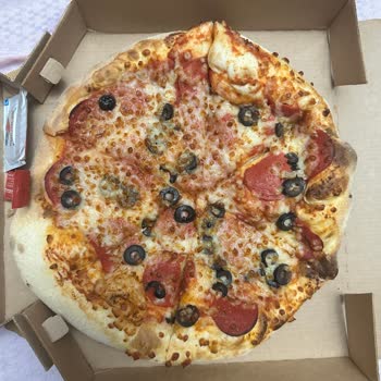 Domino’s Lalapaşa Şubesinde Özensiz Hazırlanan Pizzalar Ve İlgisiz Yaklaşım